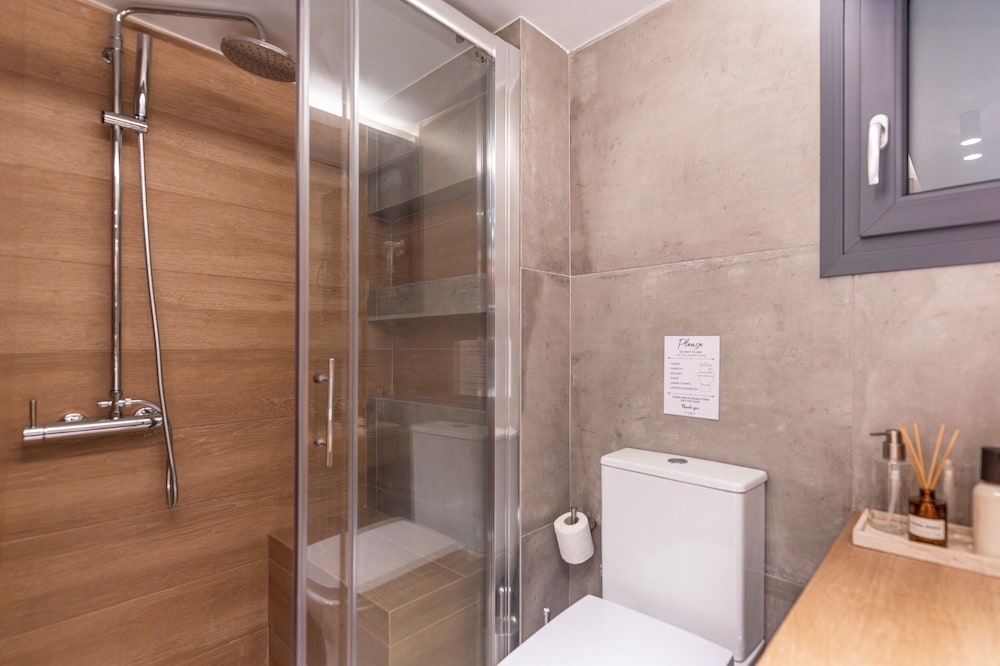 Phaedrus Living Pagkrati Modern Grove