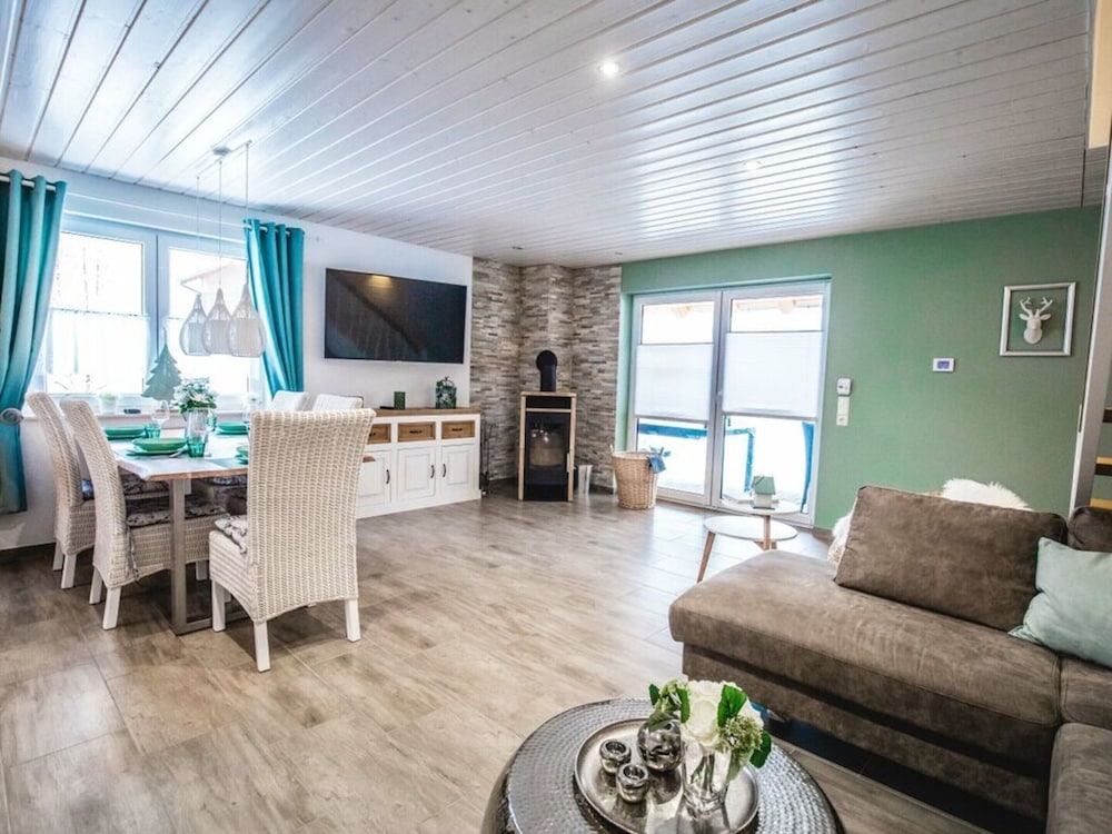 A gem of a Modern Retreat