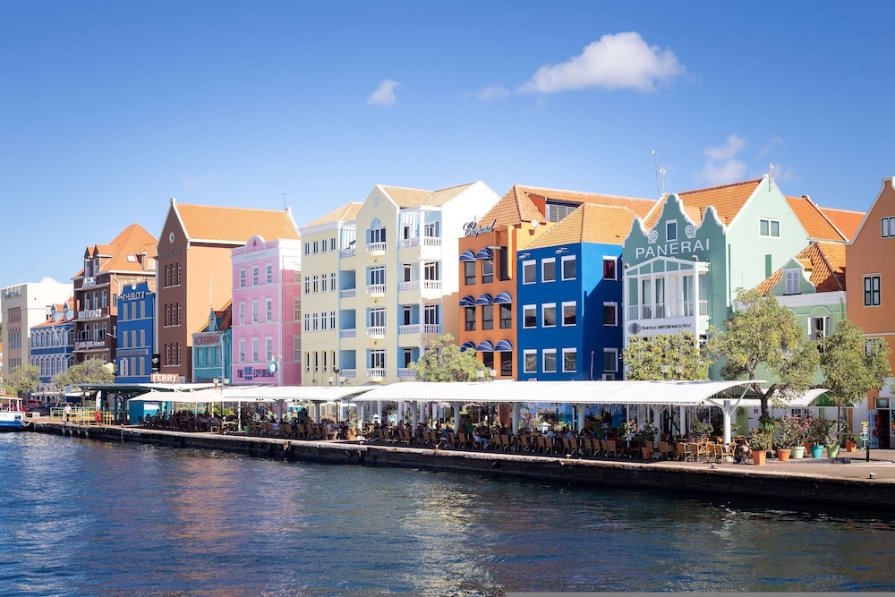 Modern Elegant Broadway Vibes in Willemstad