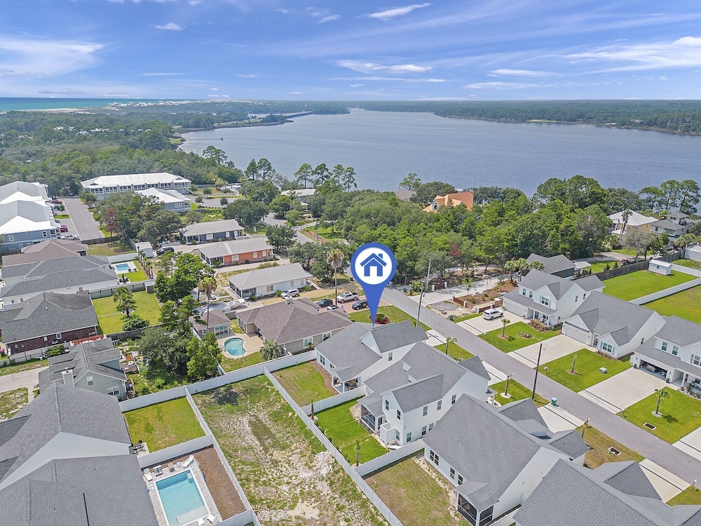 22811 Ann Miller - Saltwater Solace 4 Bedroom Home by RedAwning view 3