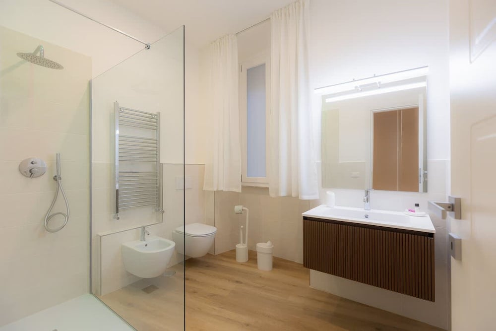 Colosseum Holidays - Three-bedroom Apartment