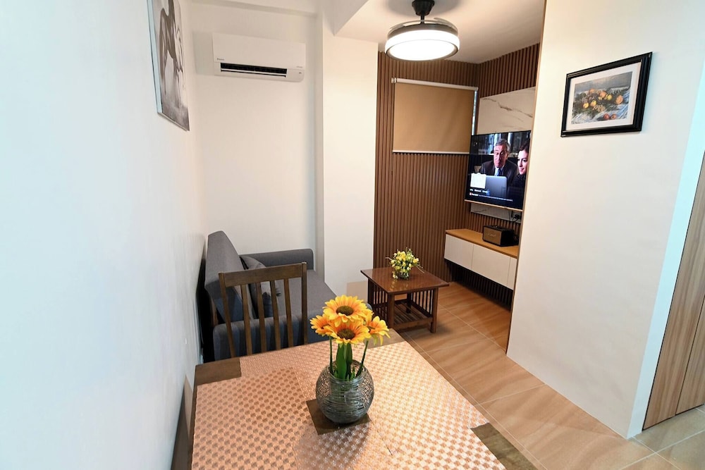 1 Cozy Bedroom Condo Unit-apple One Banawa Cebu