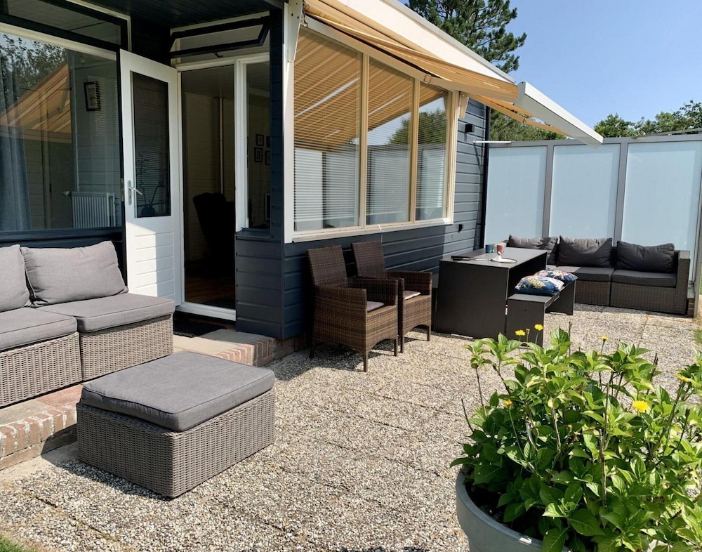 Bungalow Near Beach With Garden