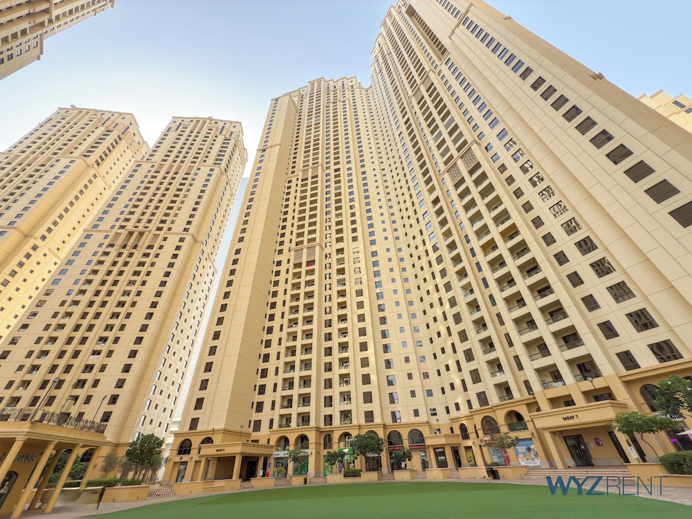 Beachfront Studio JBR Walk Murjan 2