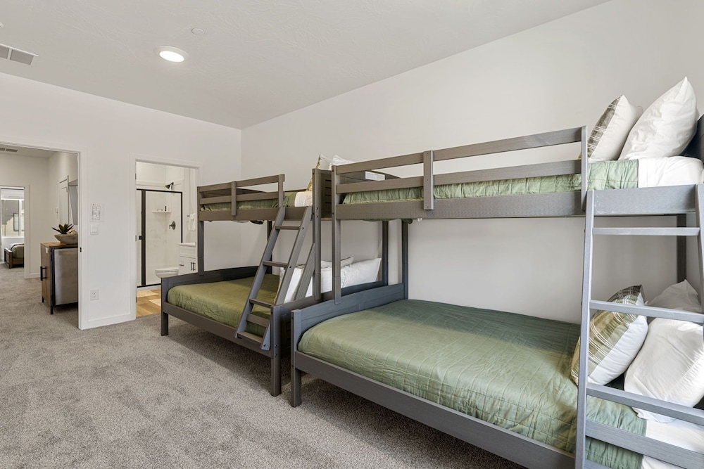 Ripple Retreat 4 Bedroom Townhouse