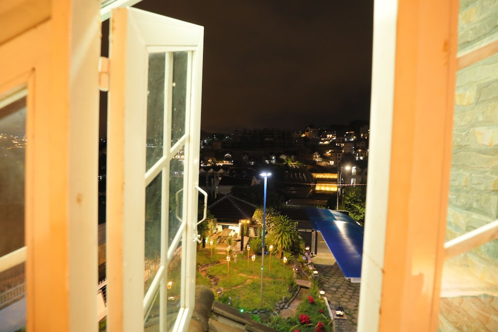 7 bedroom villa Flamingo Danang