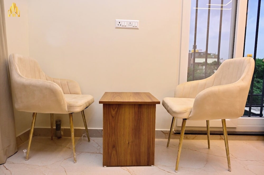 Hotel Noble Nook 100 ft. Road Indiranagar