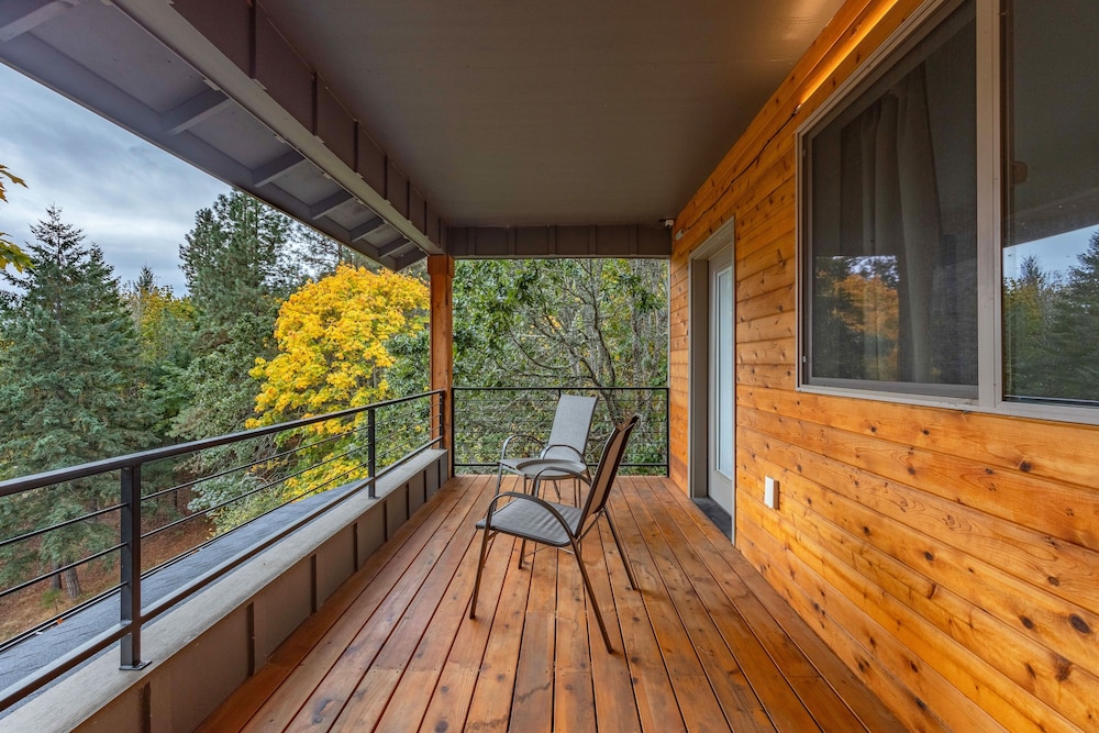 Evergreen Retreat A 30 Night Minimum 3 Bedroom Home