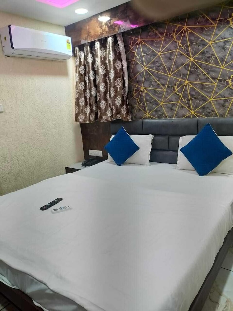 Hotel Raj Palace