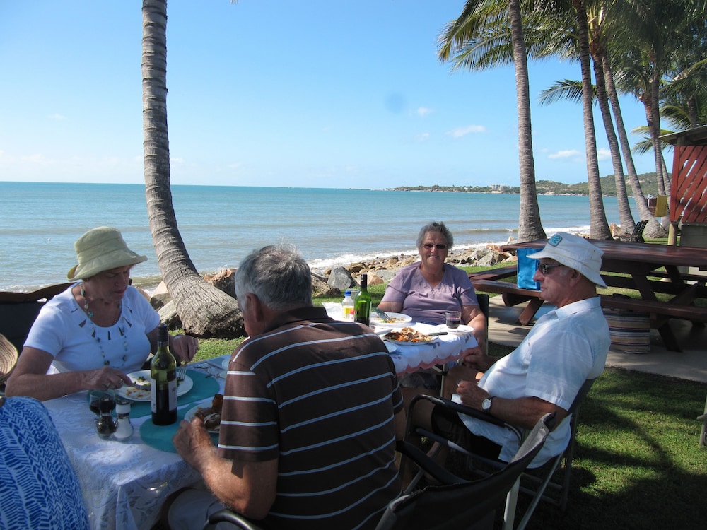 Tropical Beach Caravan Park