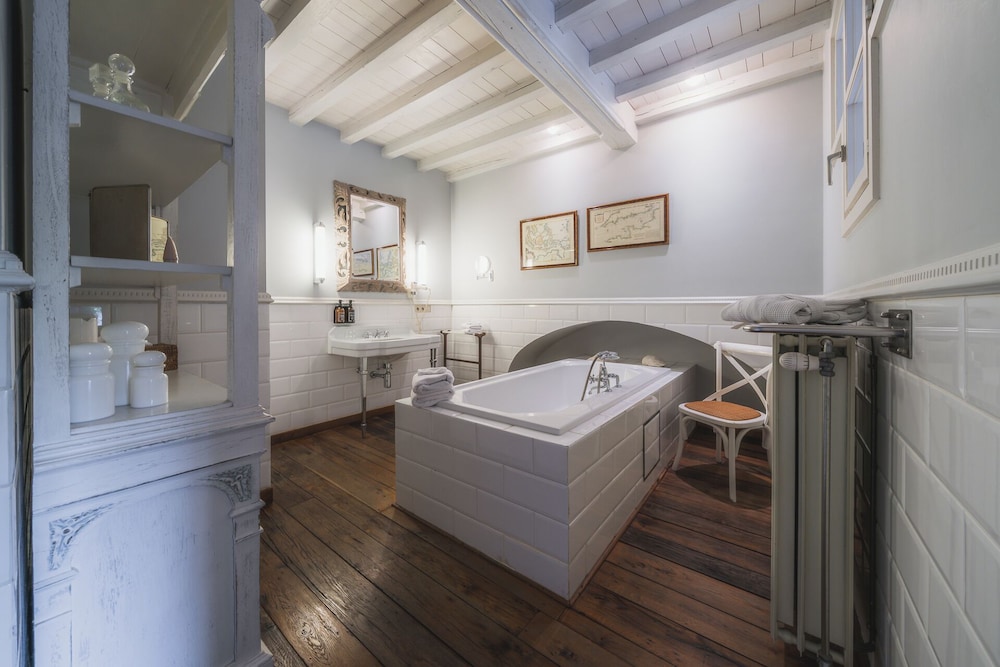 Number 11 Exclusive Guesthouse