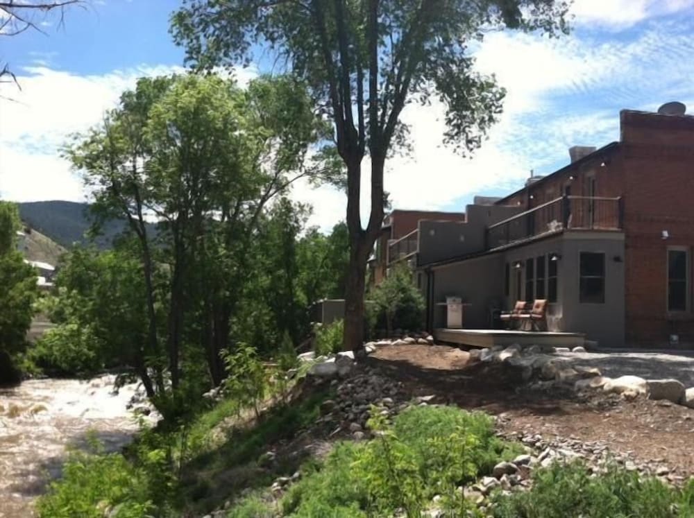 River House Downstream 3 Bedroom Holiday Home By Pinon Vacation Rentals