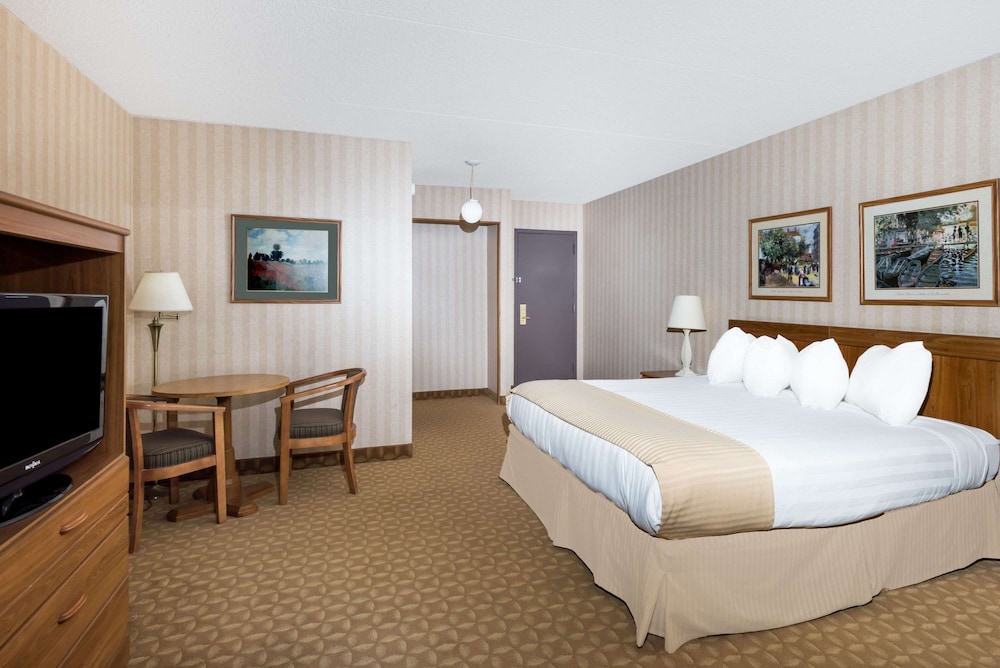 Watertown Vacations - Ramada by Wyndham Watertown/Thousand Islands NY - Property Image 17