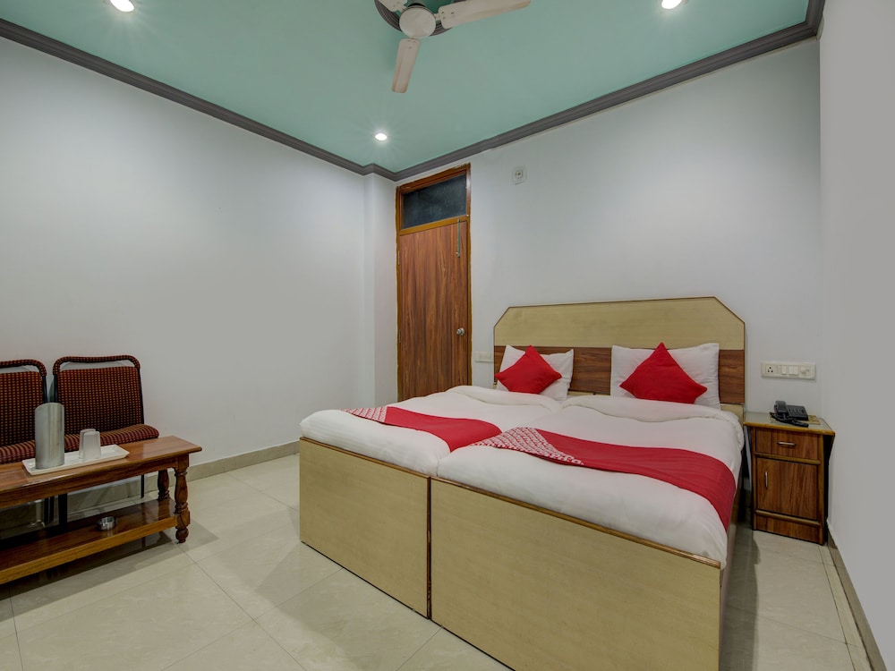OYO 4275 Hotel Sunraj Residency - Property Image 15