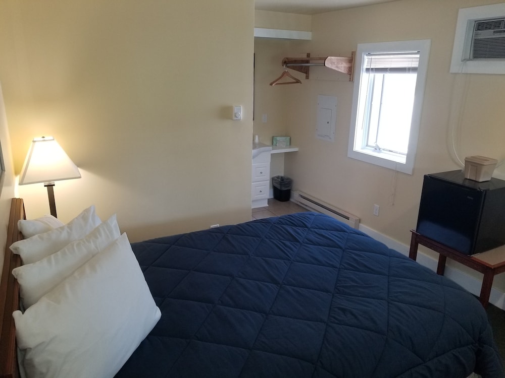 Captain's Quarters Motel - Property Image 2