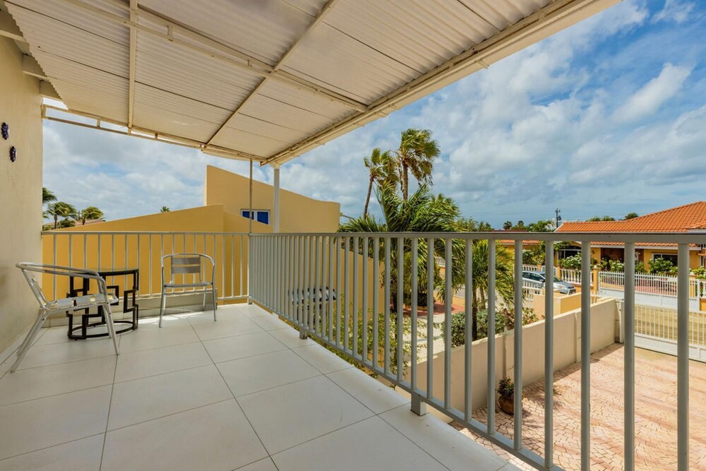 Sleeps 16 Palm Beach - 6BR Villa w Private Pool