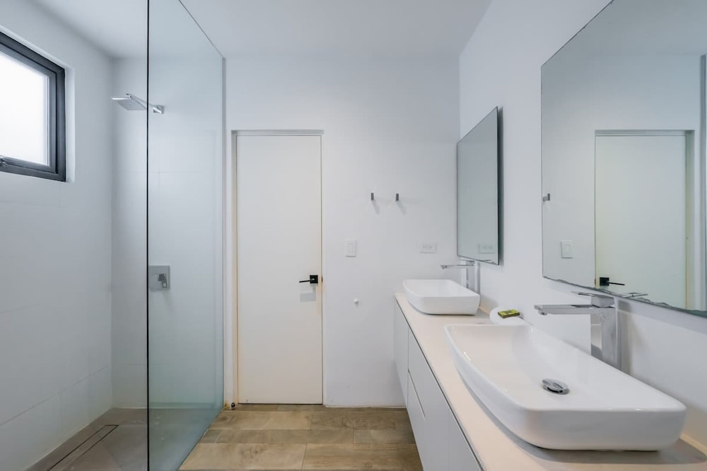 w Marvelous 2BR w Rooftop Pool In Casco Antiguo