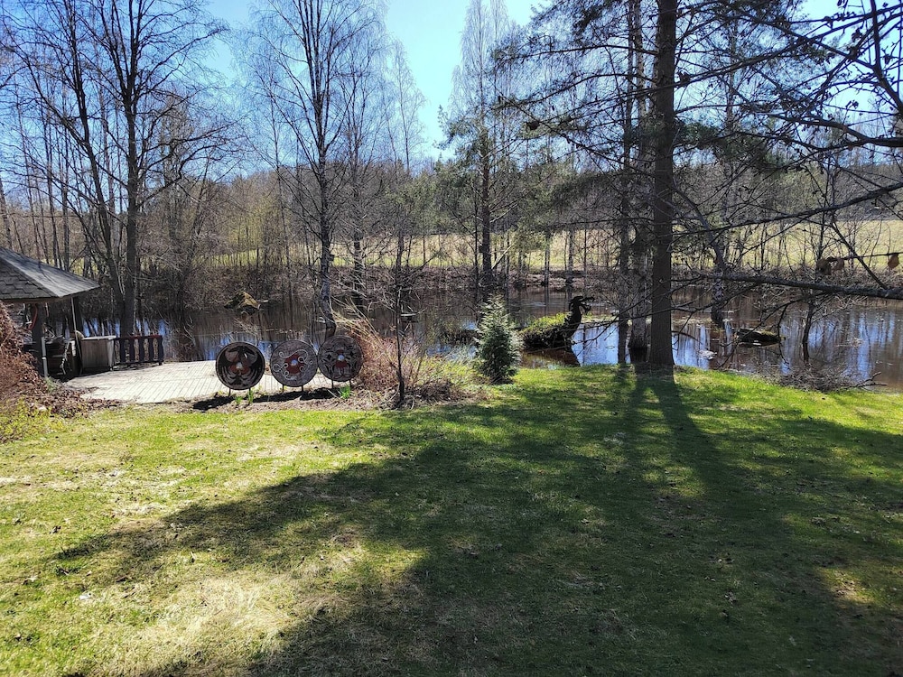 Riverfront Cottageee