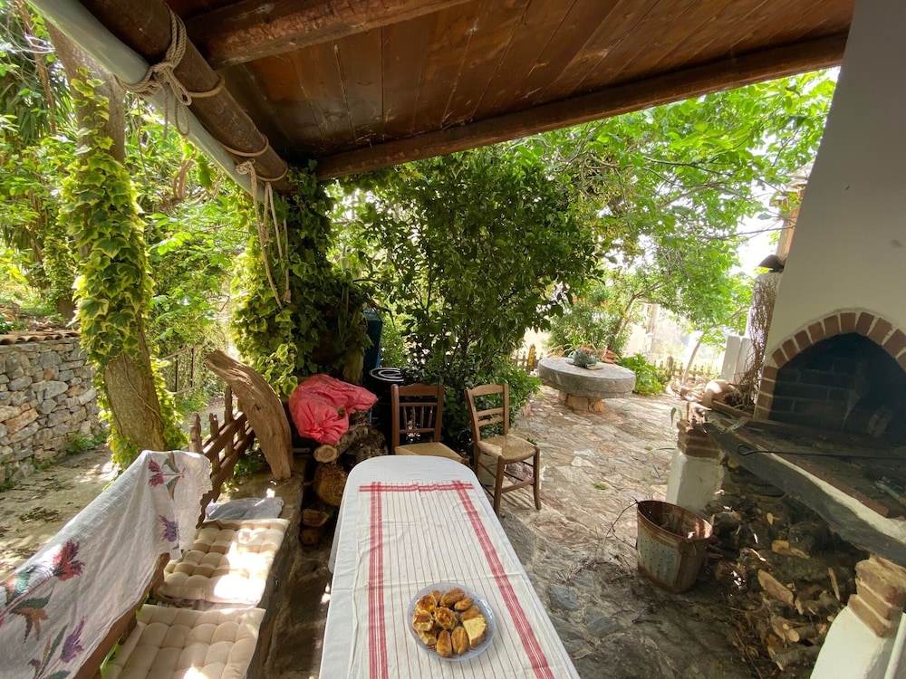 Mylopetra Four Seasons Traditional House