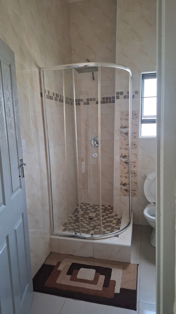 Shalakwe Hills-Inn Guesthouse