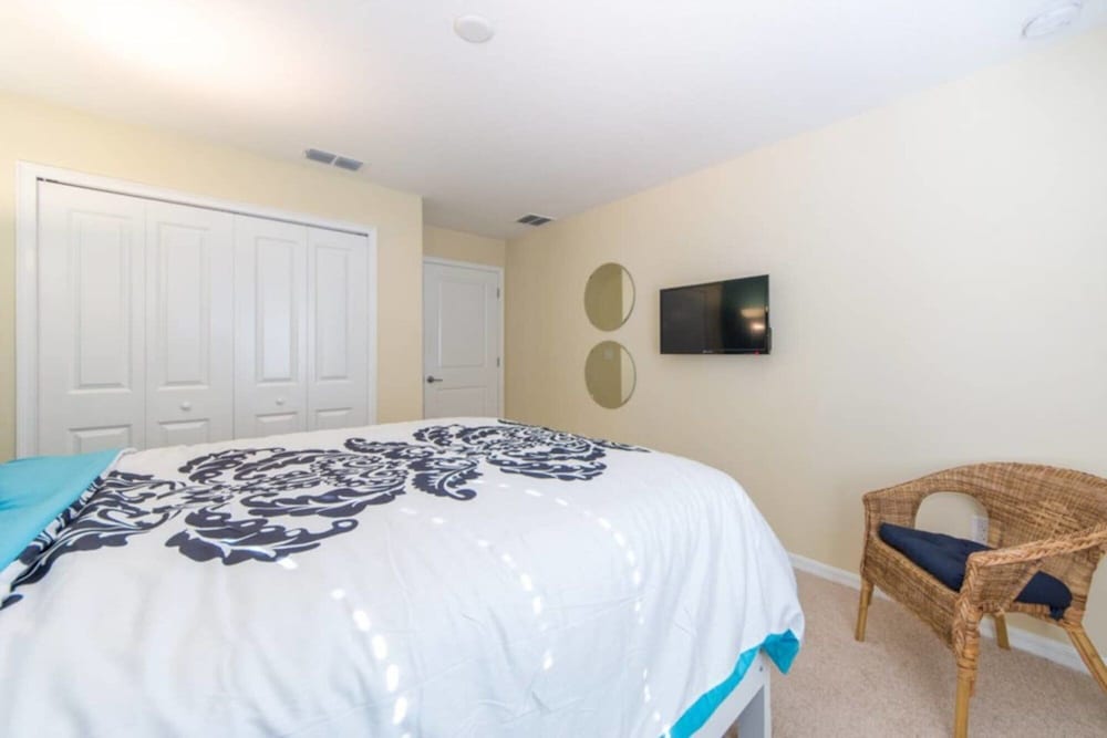 Comfortable Villa at Storey Lake Resort Near Disney - Image 2