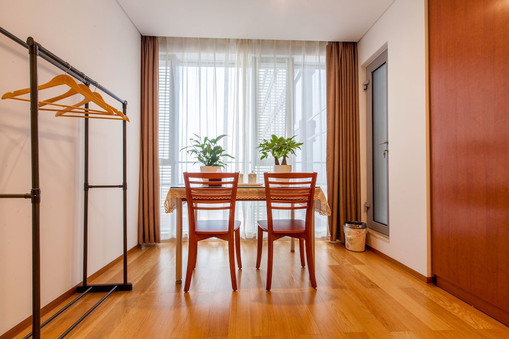 Suzhou Moon Bay Service Apartment