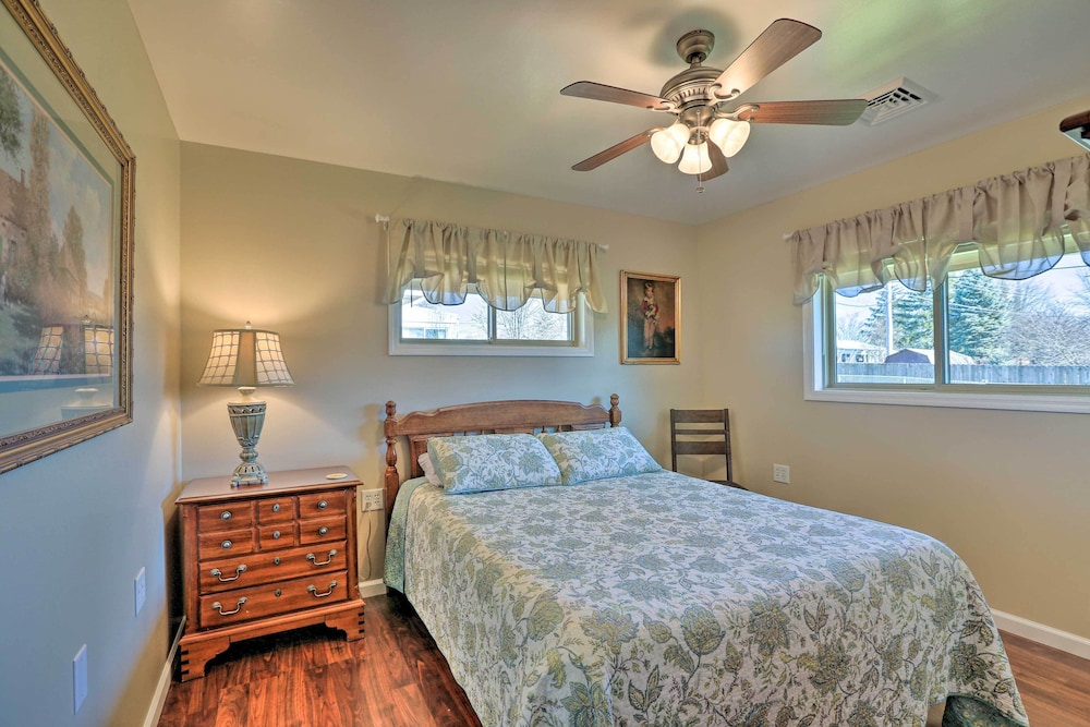 Dayton Home w/ Patio & Fire Pit ~ 6 Mi Dtwn! view 4