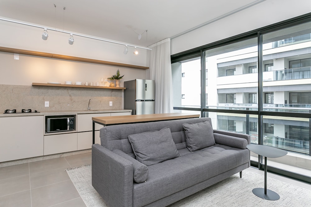 Studios Tower by Viva - Prédio com piscina e estacionamento no centro de Floripa