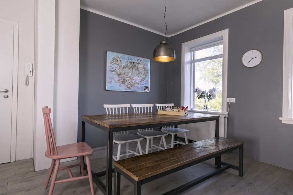 Hotel Theater Row Apartments - Image 1