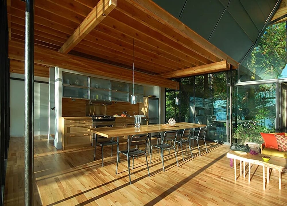 Conner Glass Cabin by Boutique