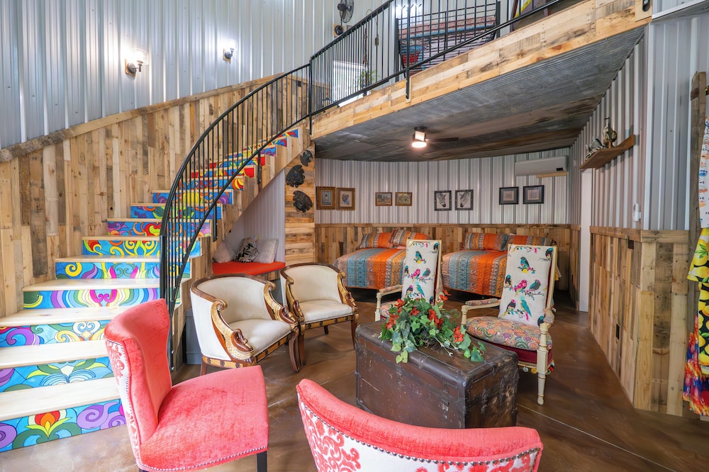 Hermann Grain Bins BNB