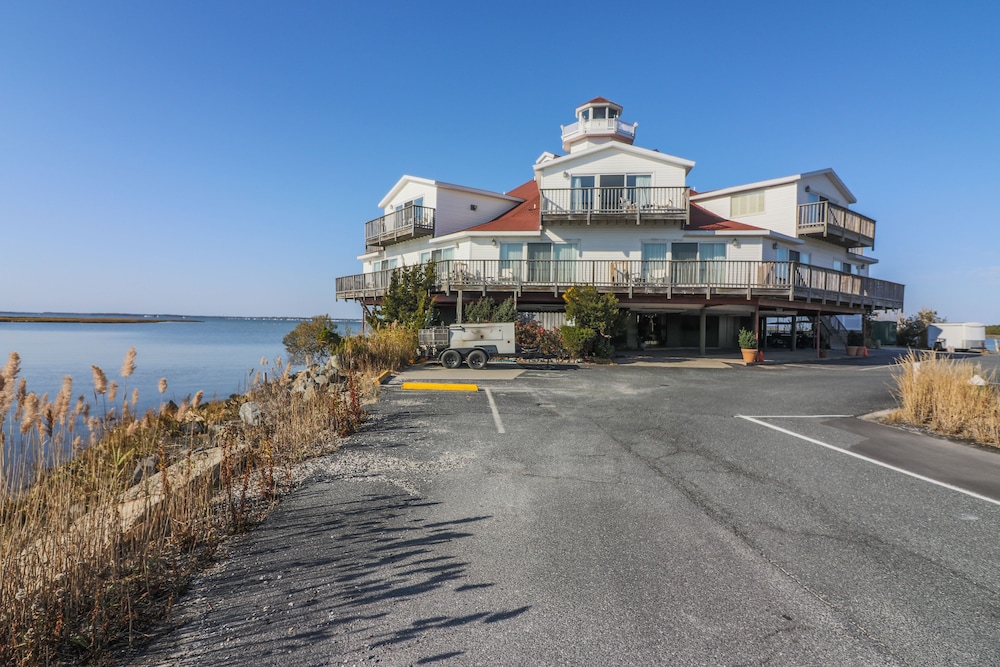 Lighthouse Club Hotel