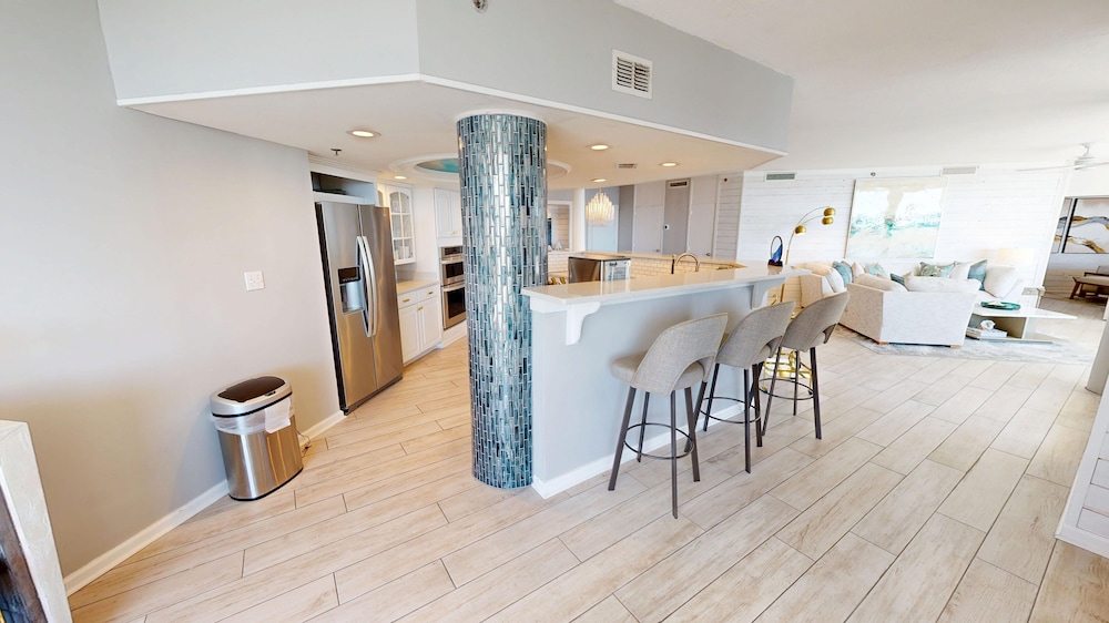 East Pass Towers 602 3 Bedroom Condo