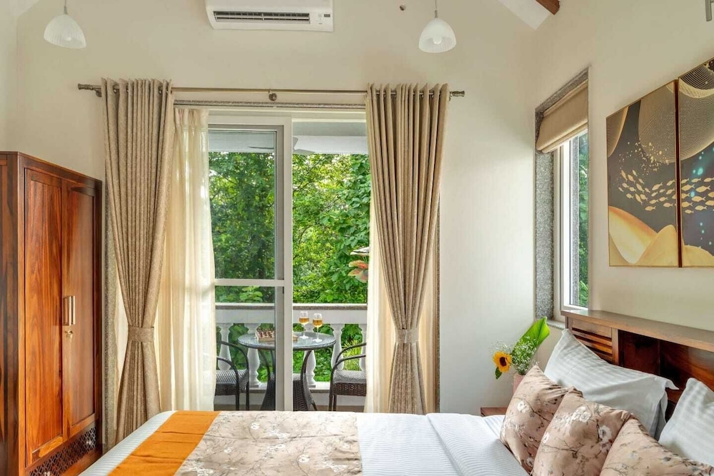 AquaVista Assagao Residency