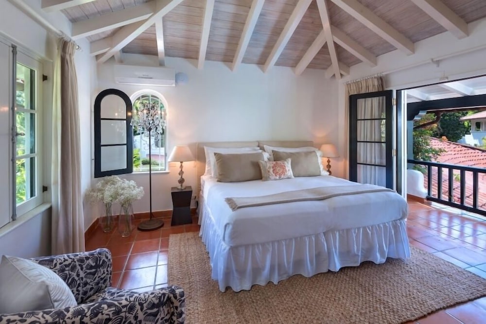 Villa Elsewhere