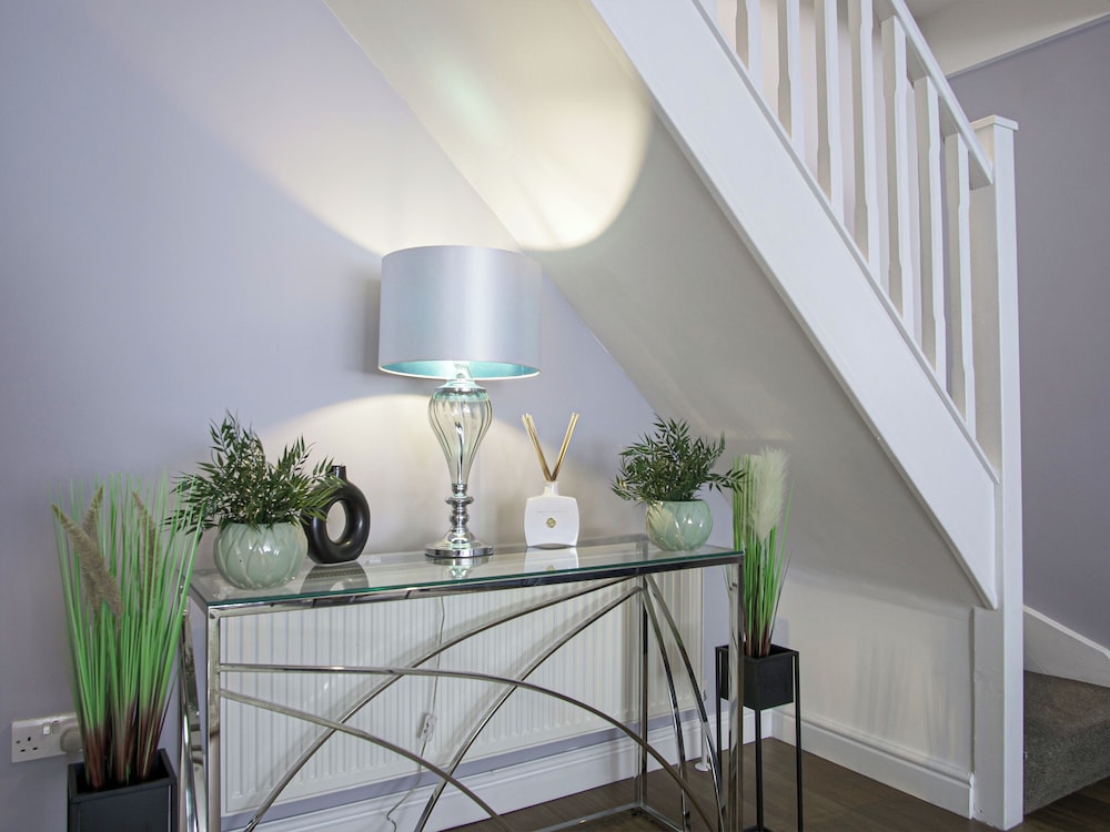 Cozy Riverside Retreat in Snodland