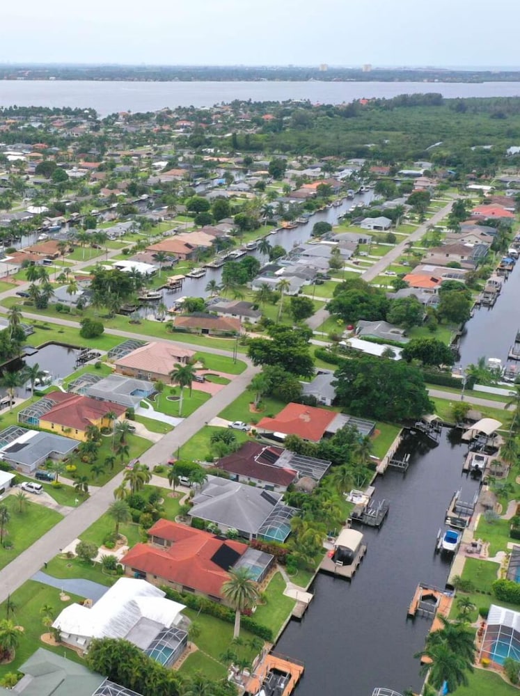 5143 SW 3rd Ave view 3