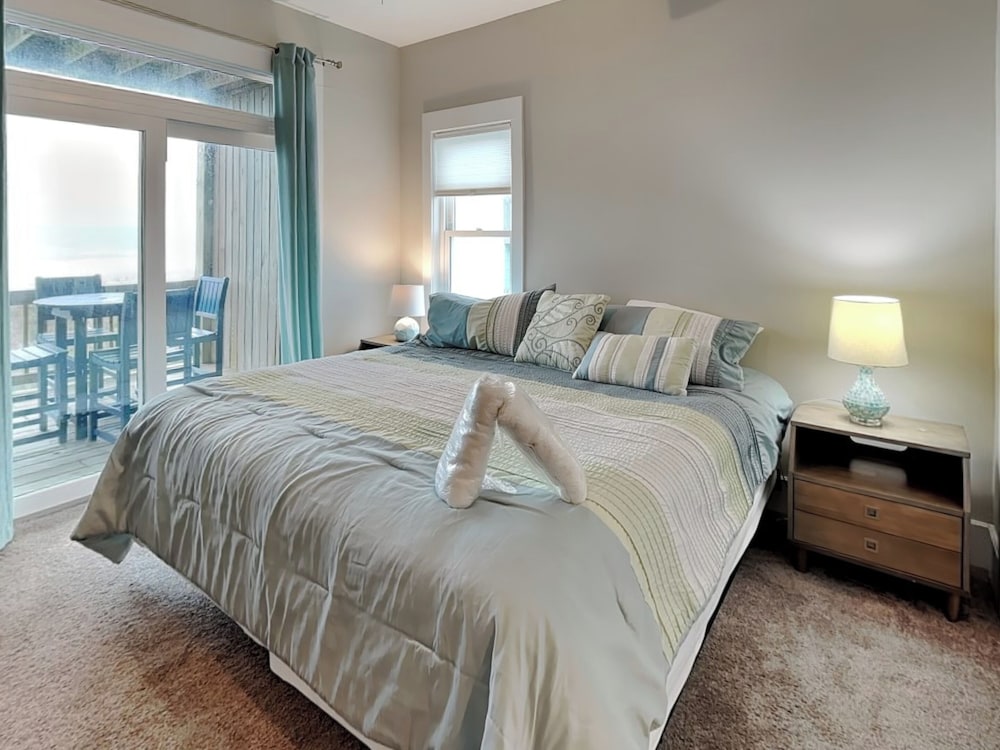 Sunshine Daydreams by Topsail Realty