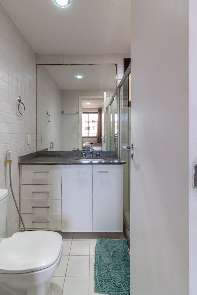 12 Minutes From Copacabana Beach Pl708