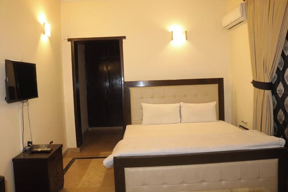 New Pak Guesthouse