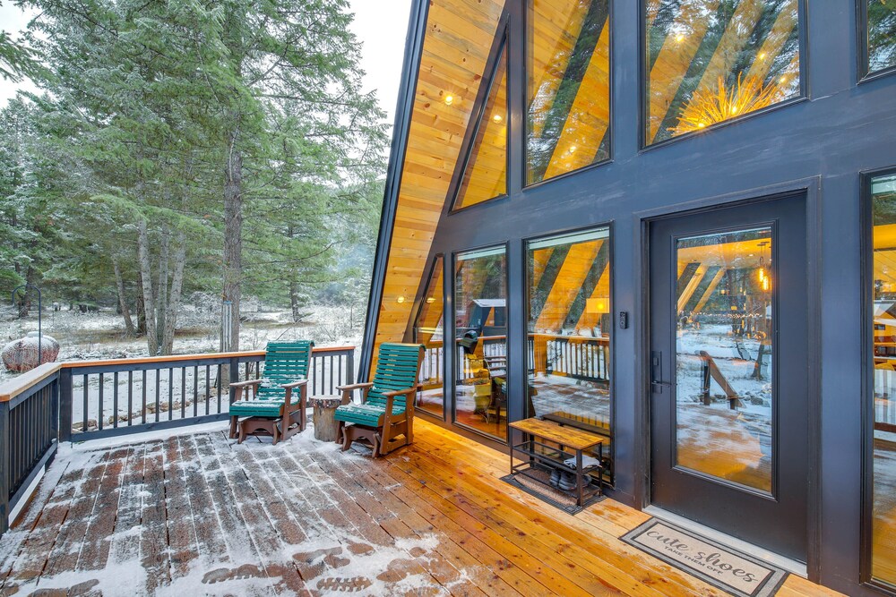 Stunning A-frame Cabin, Steps to Clark Fork River view 4