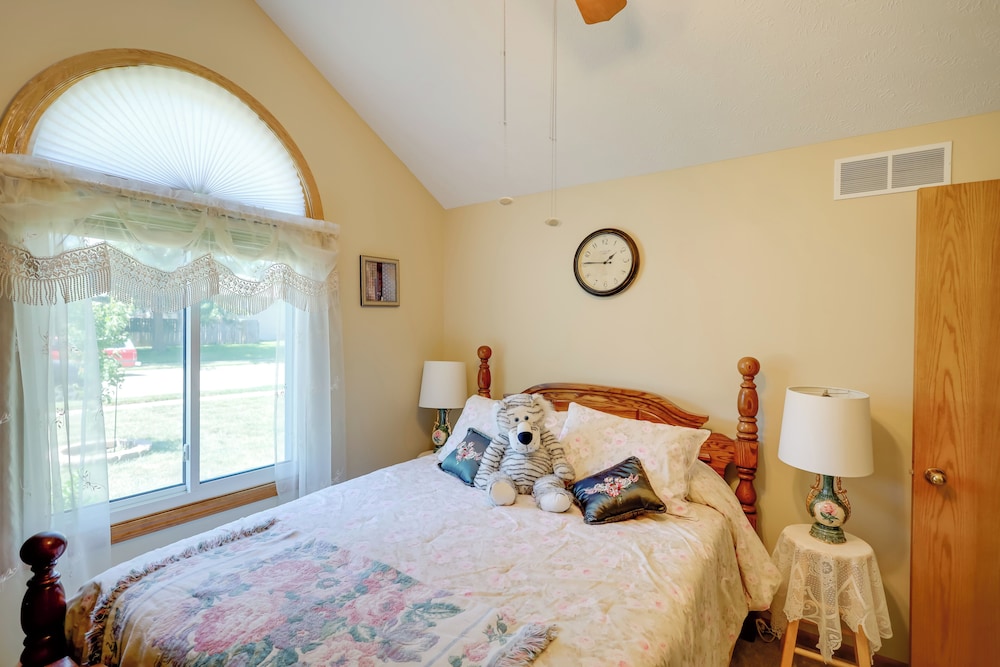 5 Mi to Platte River: Inviting Bellevue Rental