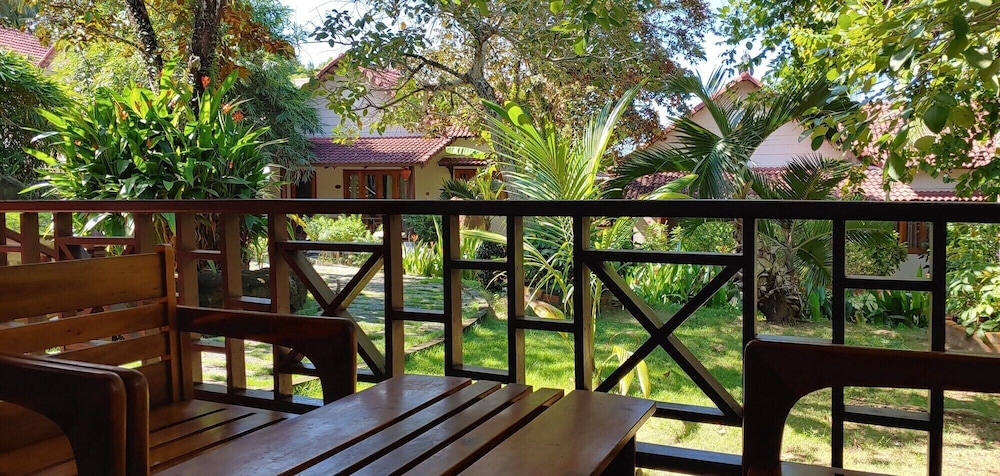 Hong Bin Bungalow Resort