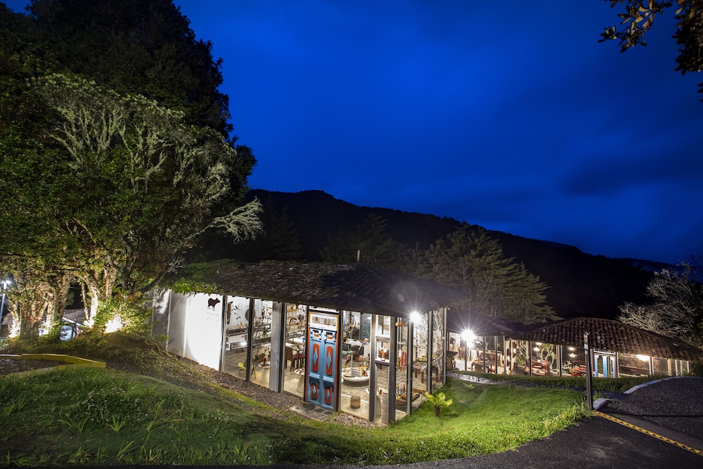 Hotel Dantica Cloud Forest Lodge - Image 1