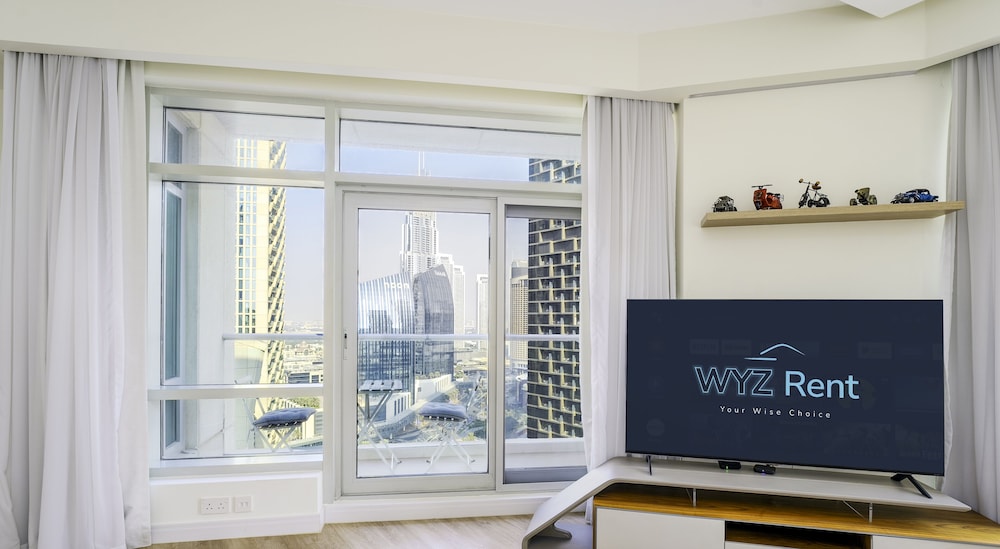 Stunning 2 BR in the heart of Downtown