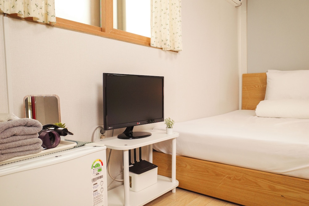Starria Hostel foreign guest only 14