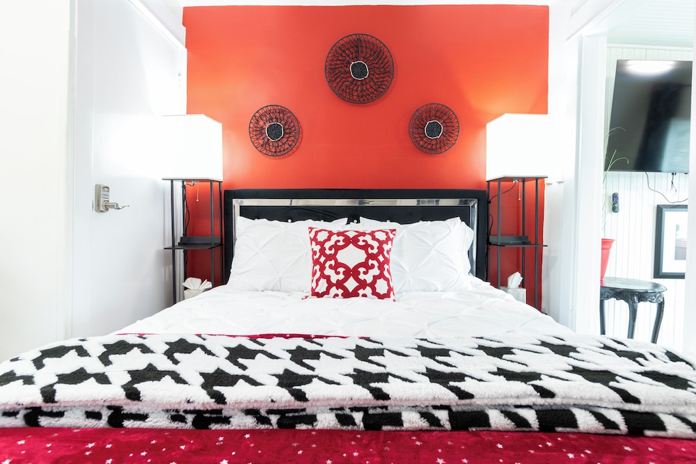 Beehive by Cloud Dream Homes