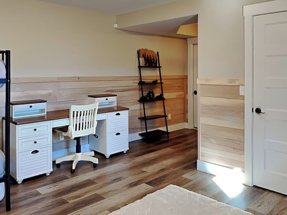 The Squirrel's Nest by Jackson Mountain Rentals