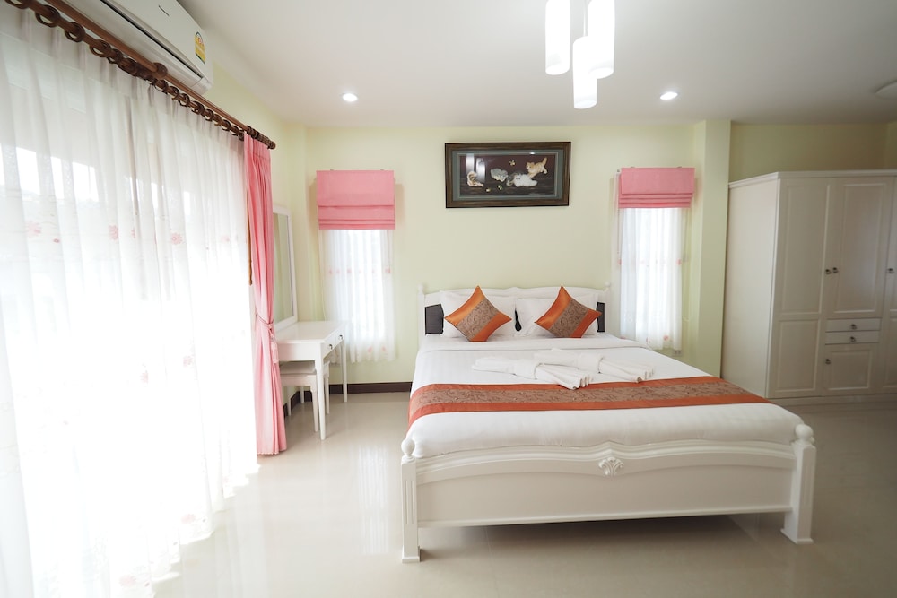 Lana Pool Villa