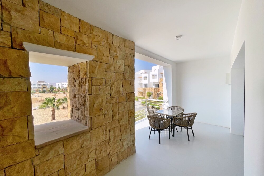 Xuru Stays I Charming & Beautifully Styled 3bdr @ Swan Lake Gouna